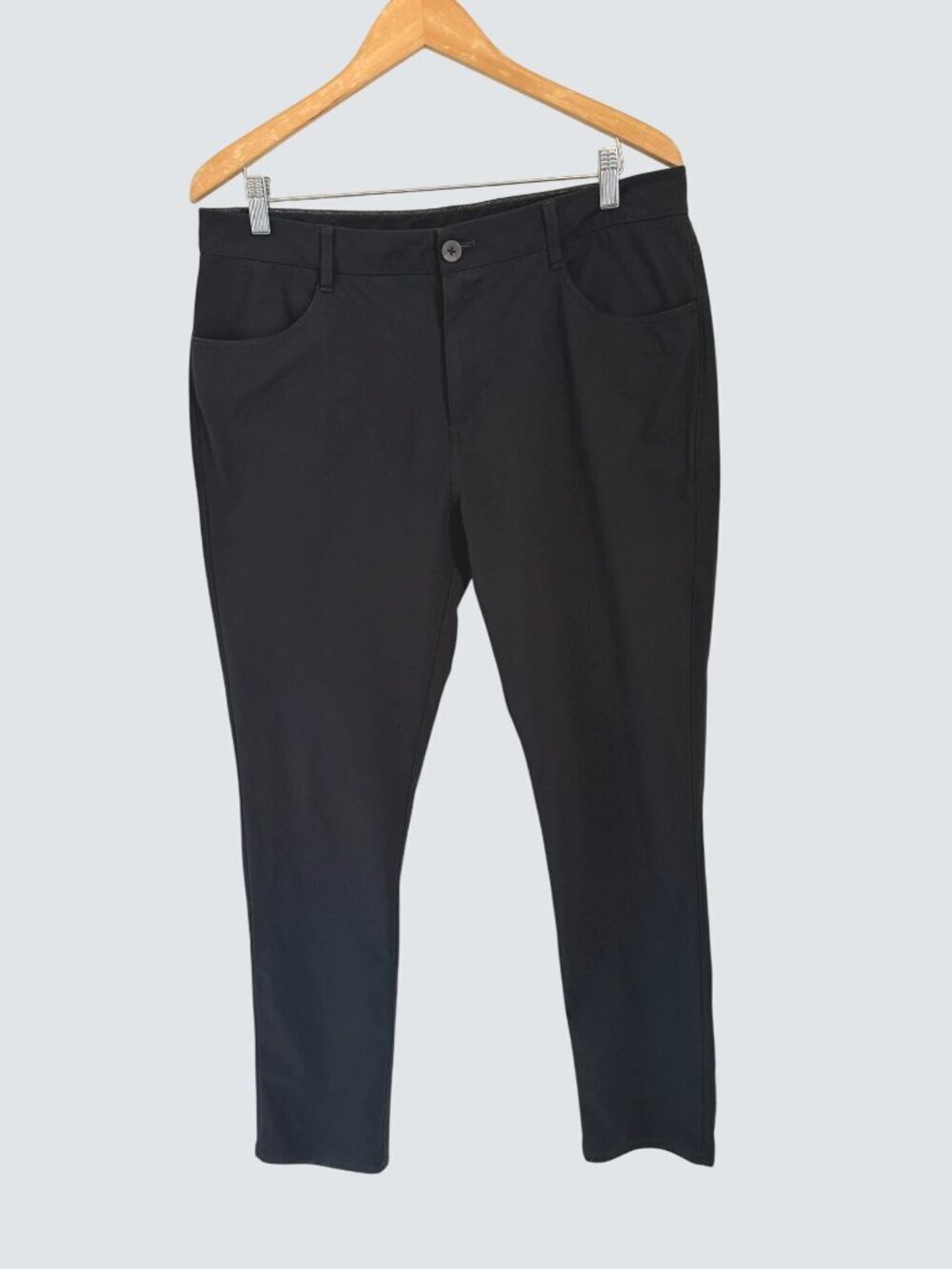 Vuori Black Performance Pants Slim Fit Stretchy 100% Polyester Sz 36/29